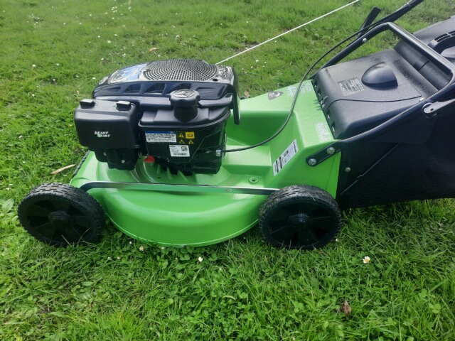 LawnMaster Widecut 850 M&C - Image 2
